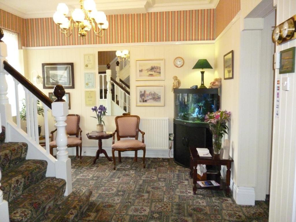 Cornerways Guest House ランディドノー エクステリア 写真