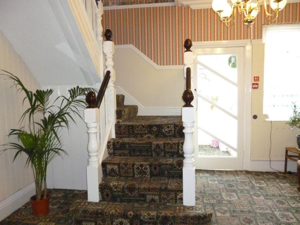 Cornerways Guest House ランディドノー エクステリア 写真