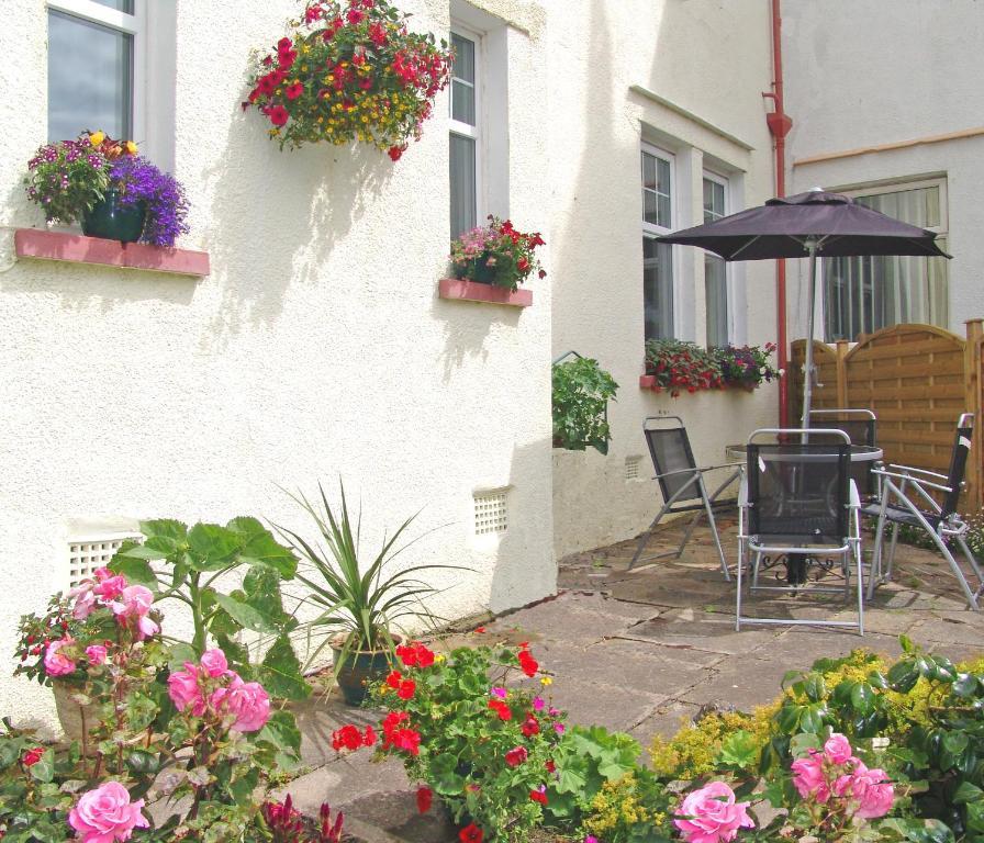 Cornerways Guest House ランディドノー エクステリア 写真