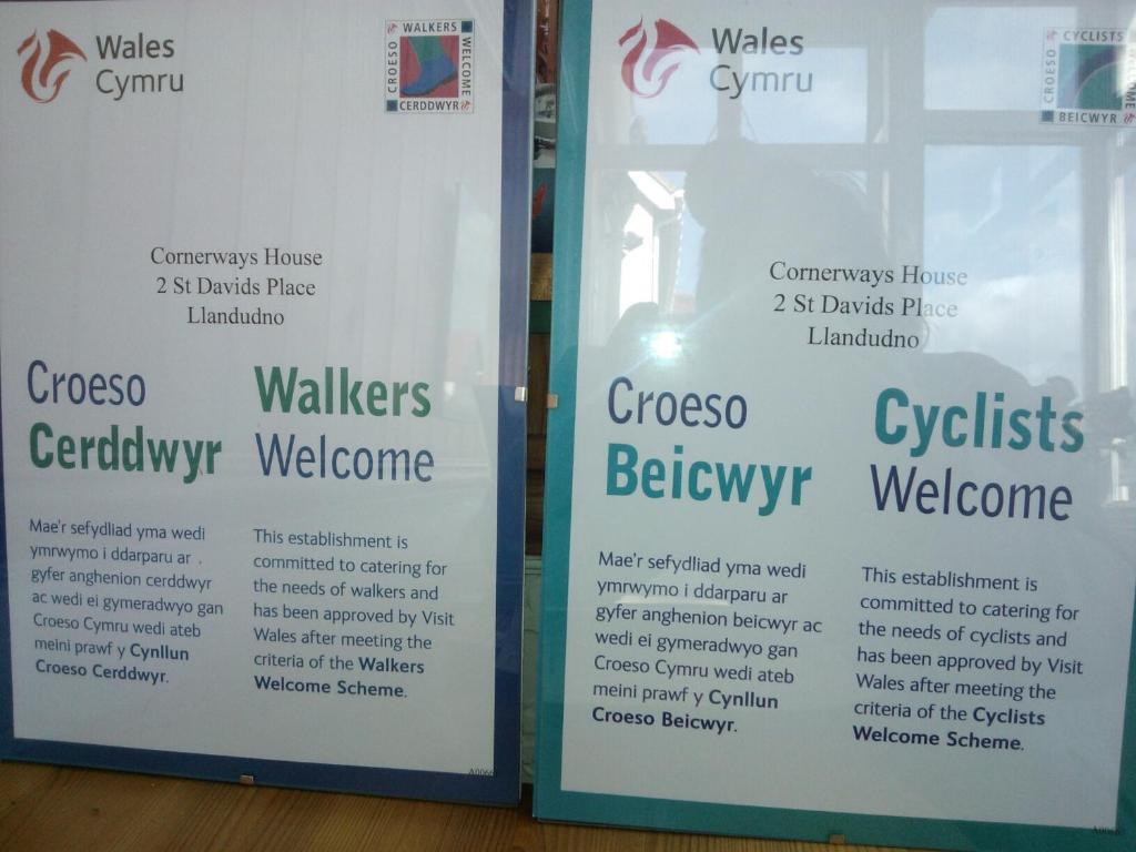 Cornerways Guest House ランディドノー エクステリア 写真